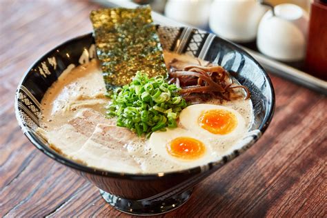  Hakata Ramen: Bir Japon Lezzet Yolculuğu İçin Kıkırdaklı ve Kremalı İhtiyaçlarınızı Karşılayın!