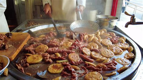  Huo Shao Zhu Rou: Lezzetli Tandır Kebabının Baharatlı Bir Macerası mı?